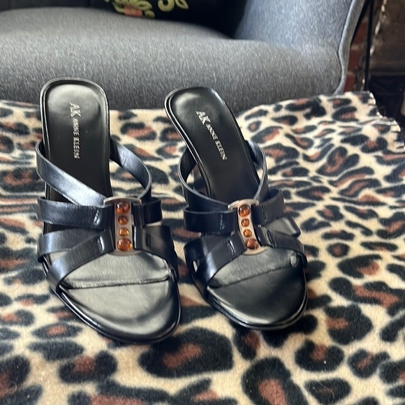 Anne Klein size 8 wedge sandals with jewel accents.  Excellent condition - Picture 1 of 6